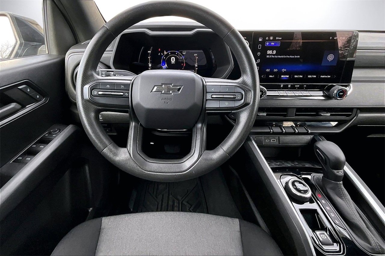 Used 2023 Chevrolet Colorado Trail Boss w/ Technology Package image 10