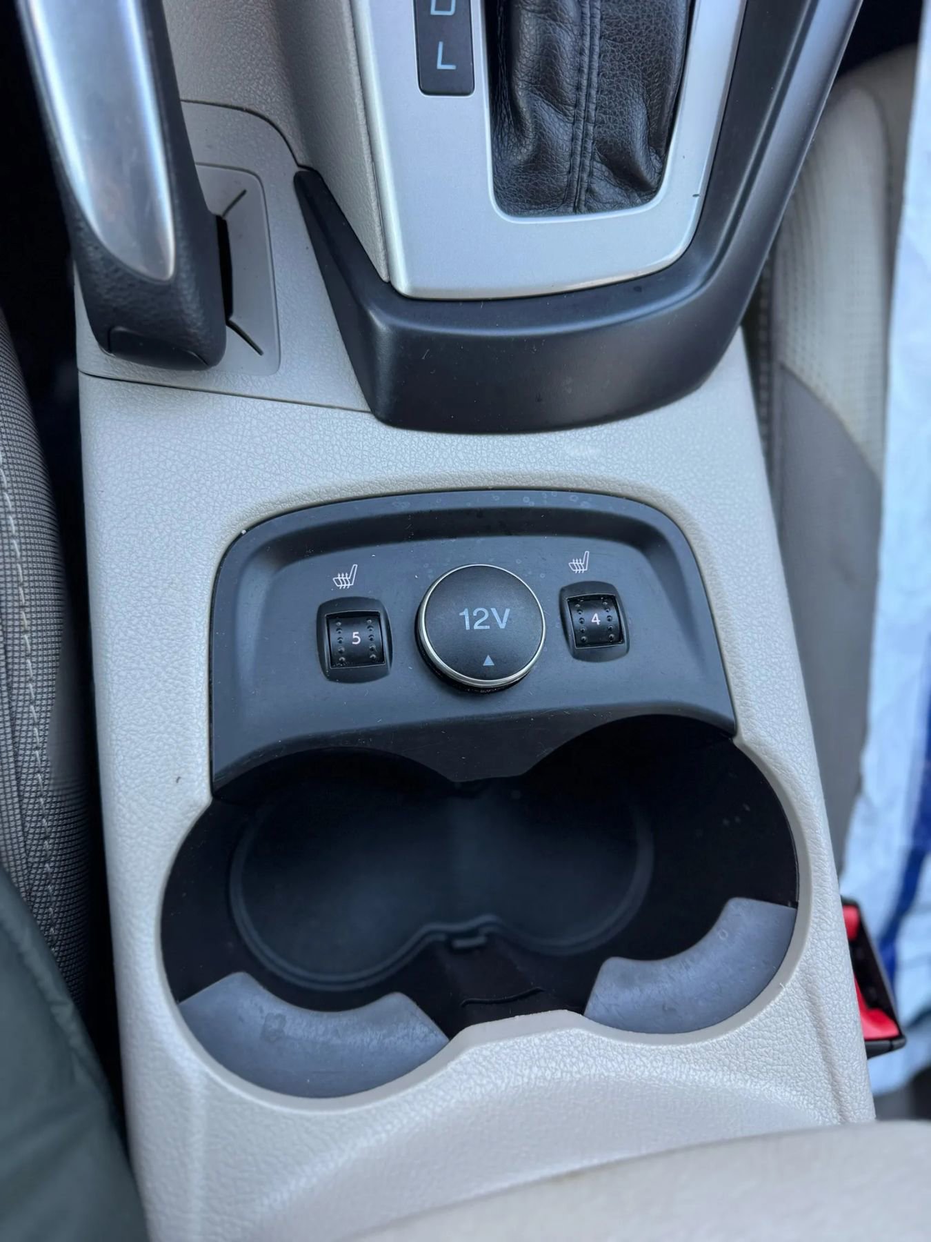 Used 2014 Ford Focus SE w/ SE Winter Package image 16