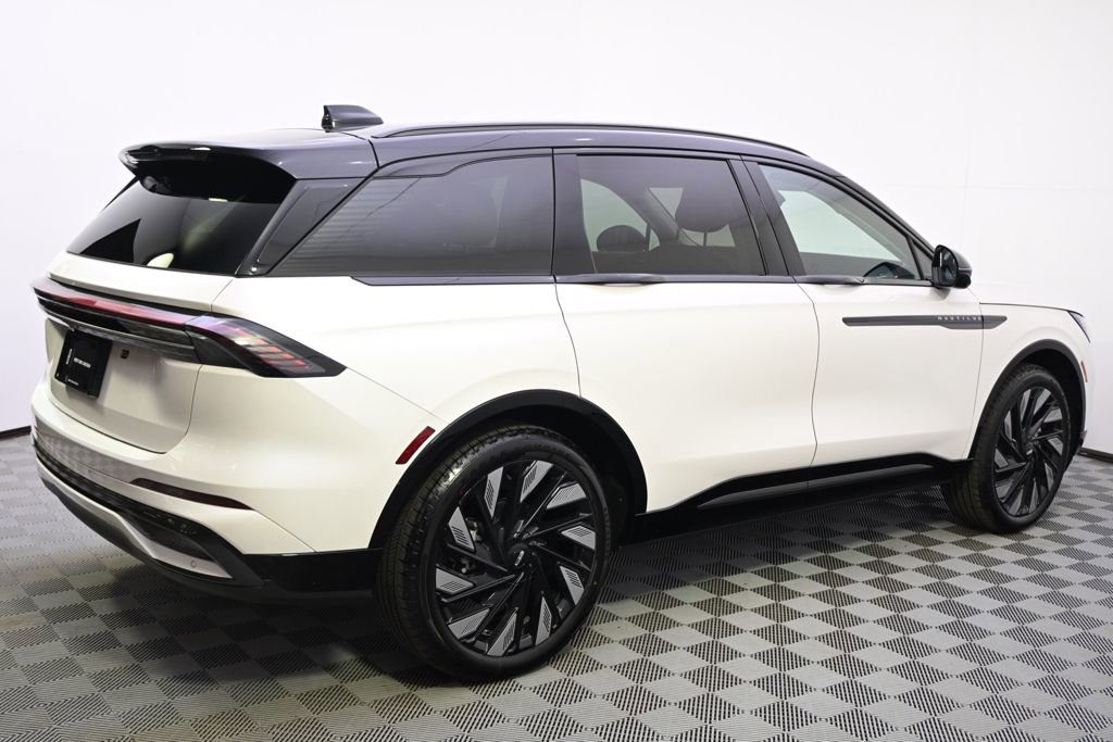 New 2026 Lincoln Nautilus Reserve w/ Jet Appearance Package image 7