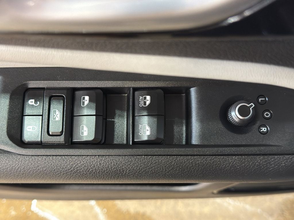 Used 2023 Jeep Compass Limited w/ Sun and Sound Group image 10