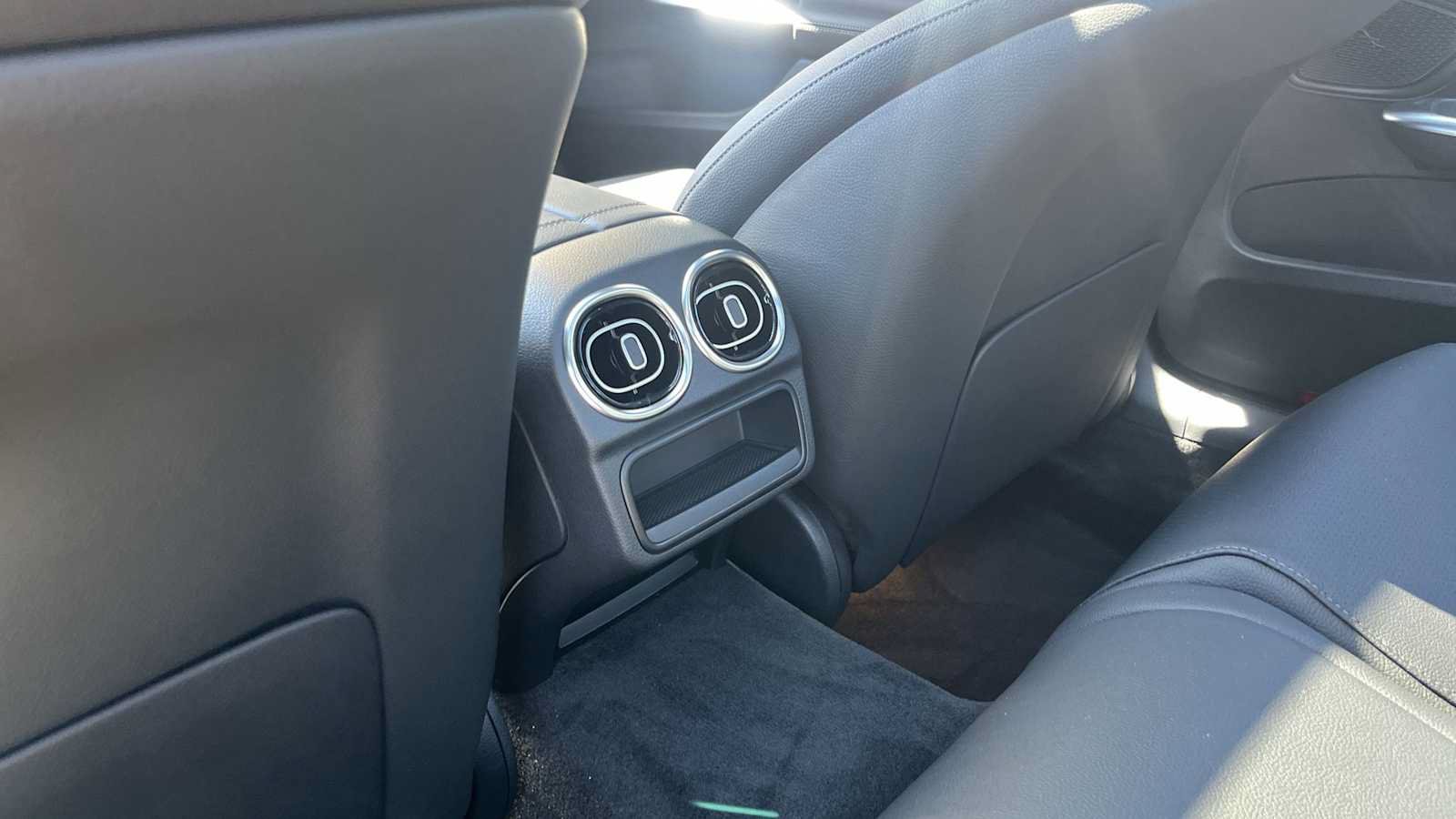 New 2026 Mercedes-Benz C 300 4MATIC Sedan image 34