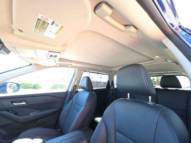 Used 2024 Nissan Rogue SL w/ SL Premium Package image 14