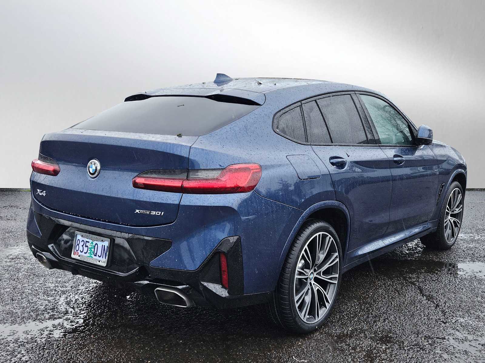 Used 2025 BMW X4 xDrive30i w/ Premium Package image 3