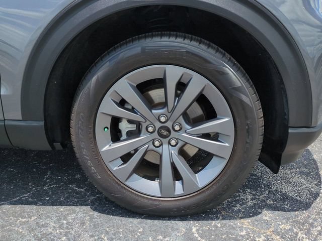 Certified 2023 Ford Explorer XLT w/ Equipment Group 202A RWD image 11