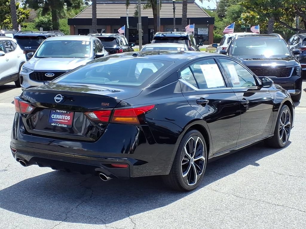 Used 2023 Nissan Altima 2.5 SR FWD image 5