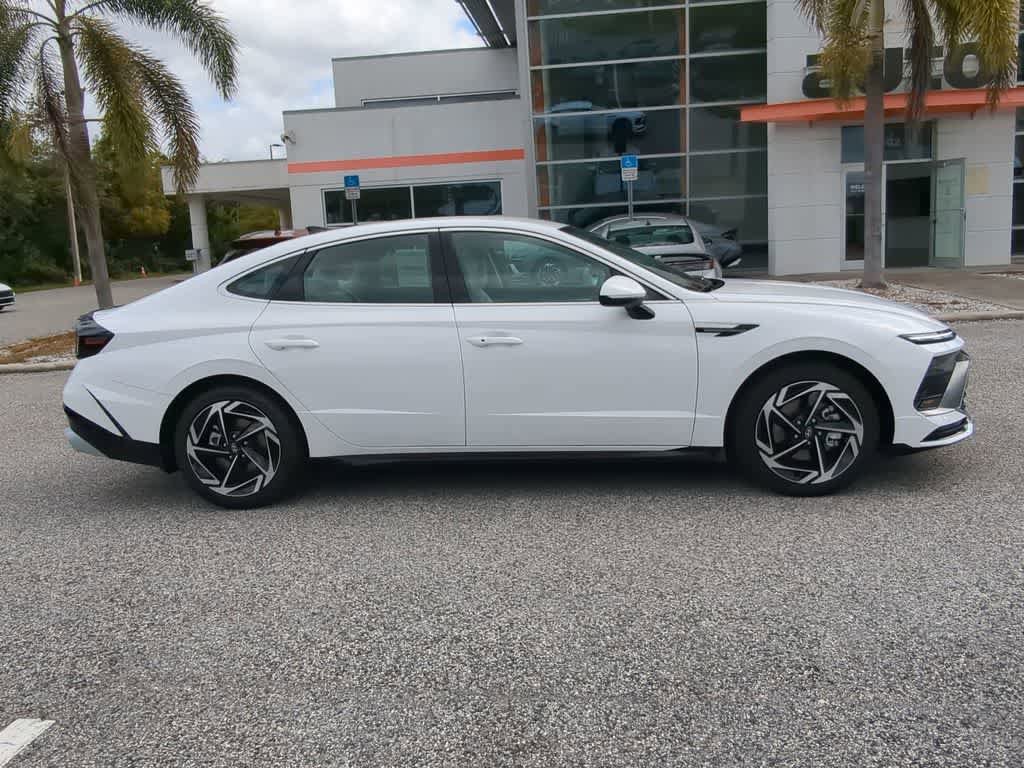 New 2026 Hyundai Sonata SEL FWD image 8
