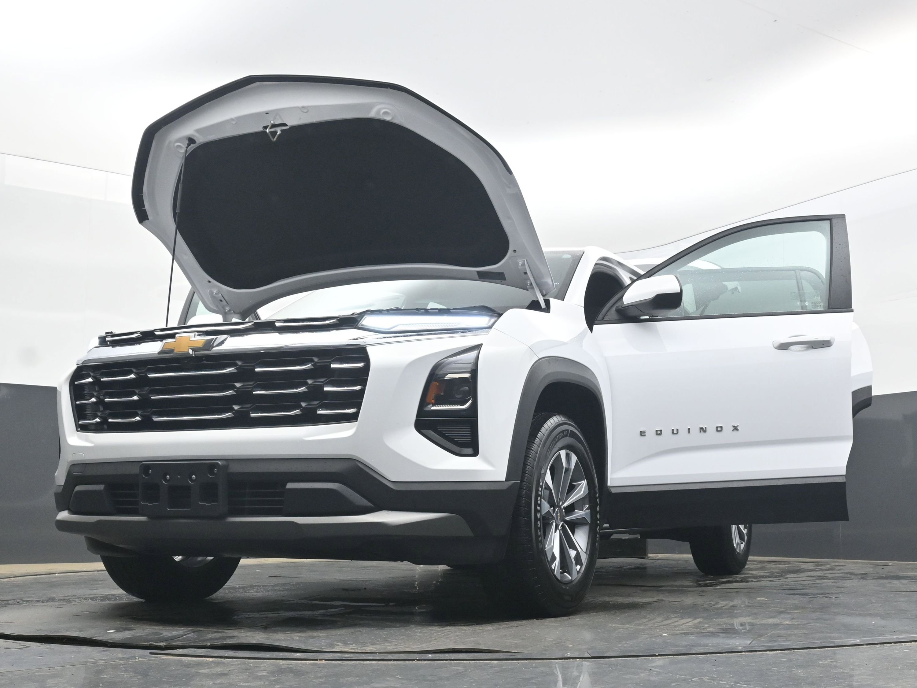 Used 2025 Chevrolet Equinox LT FWD image 42