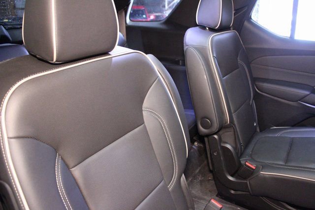 Used 2023 Chevrolet Traverse Premier image 14