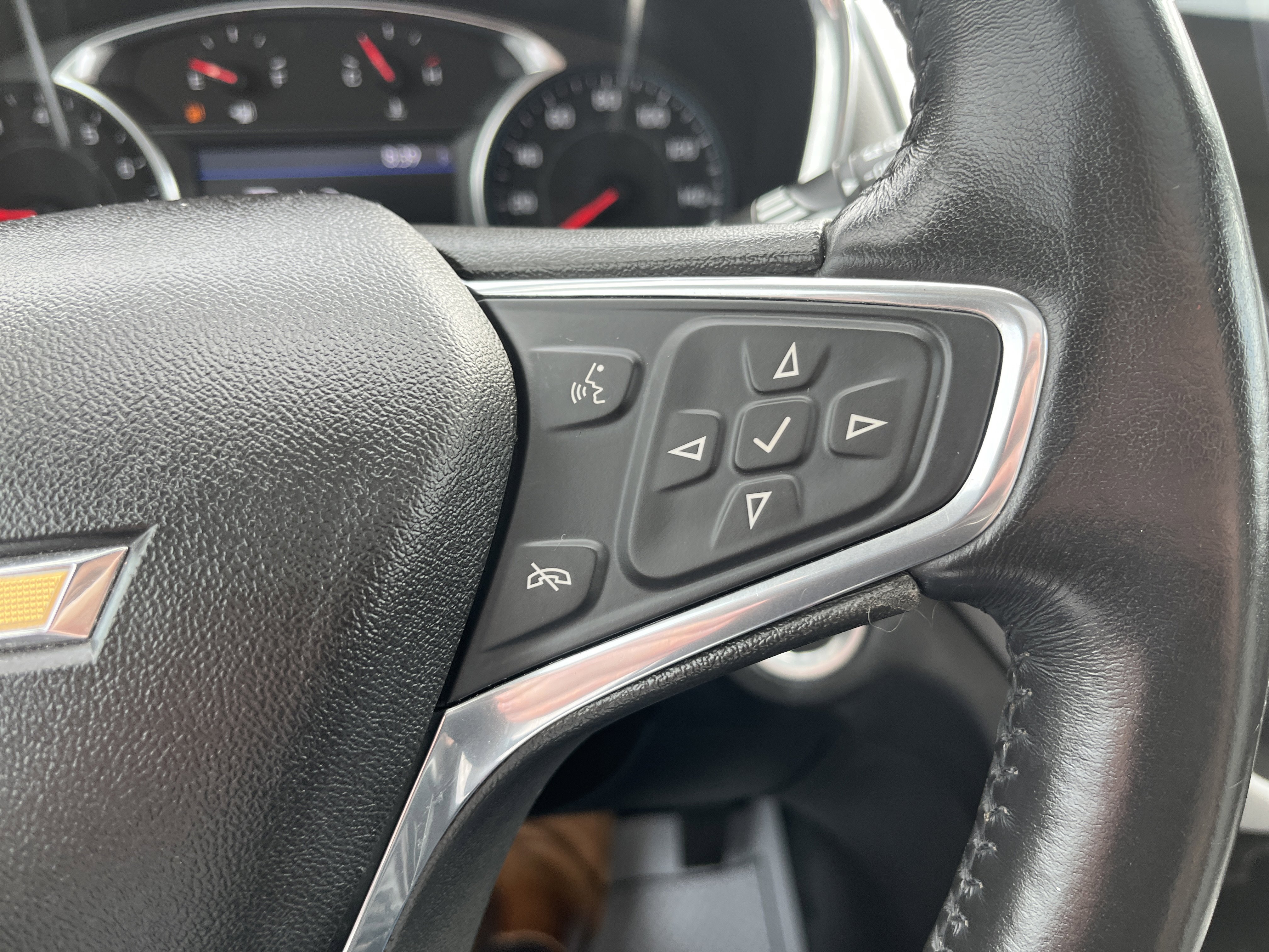 Used 2020 Chevrolet Equinox Premier AWD/4WD image 24