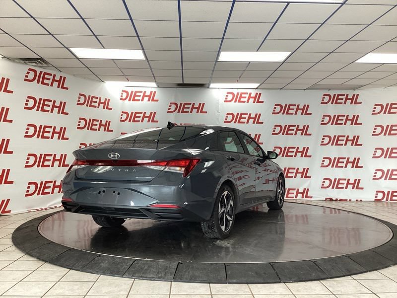 Used 2023 Hyundai Elantra SEL w/ Convenience Package FWD image 7