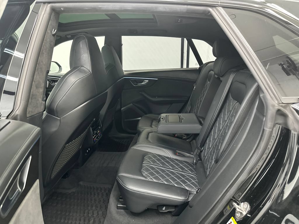 Used 2022 Audi SQ8 Prestige AWD/4WD image 24