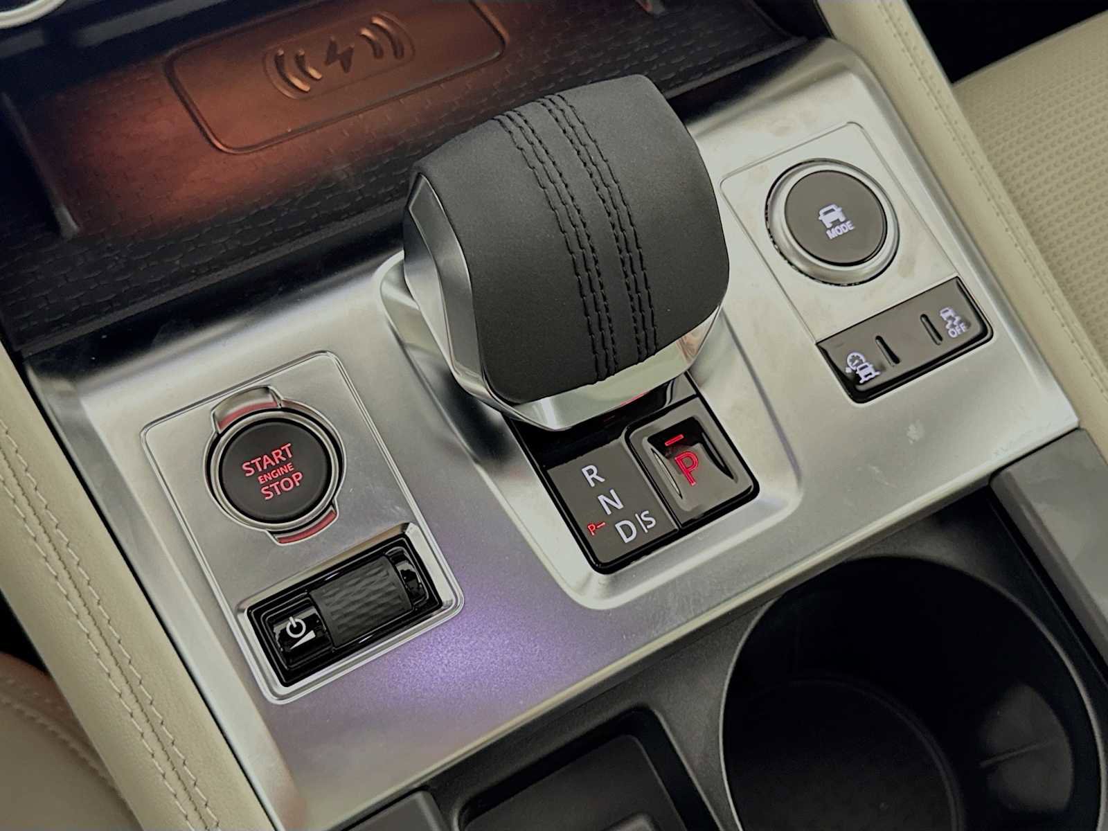 New 2025 Jaguar F-PACE R-Dynamic S image 16