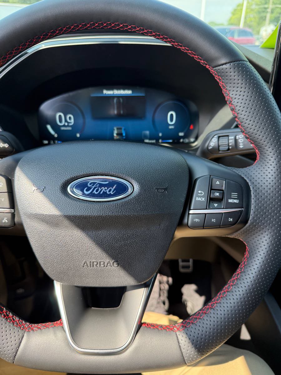 Used 2023 Ford Escape ST-Line Select w/ Tech Pack #2 AWD/4WD image 16