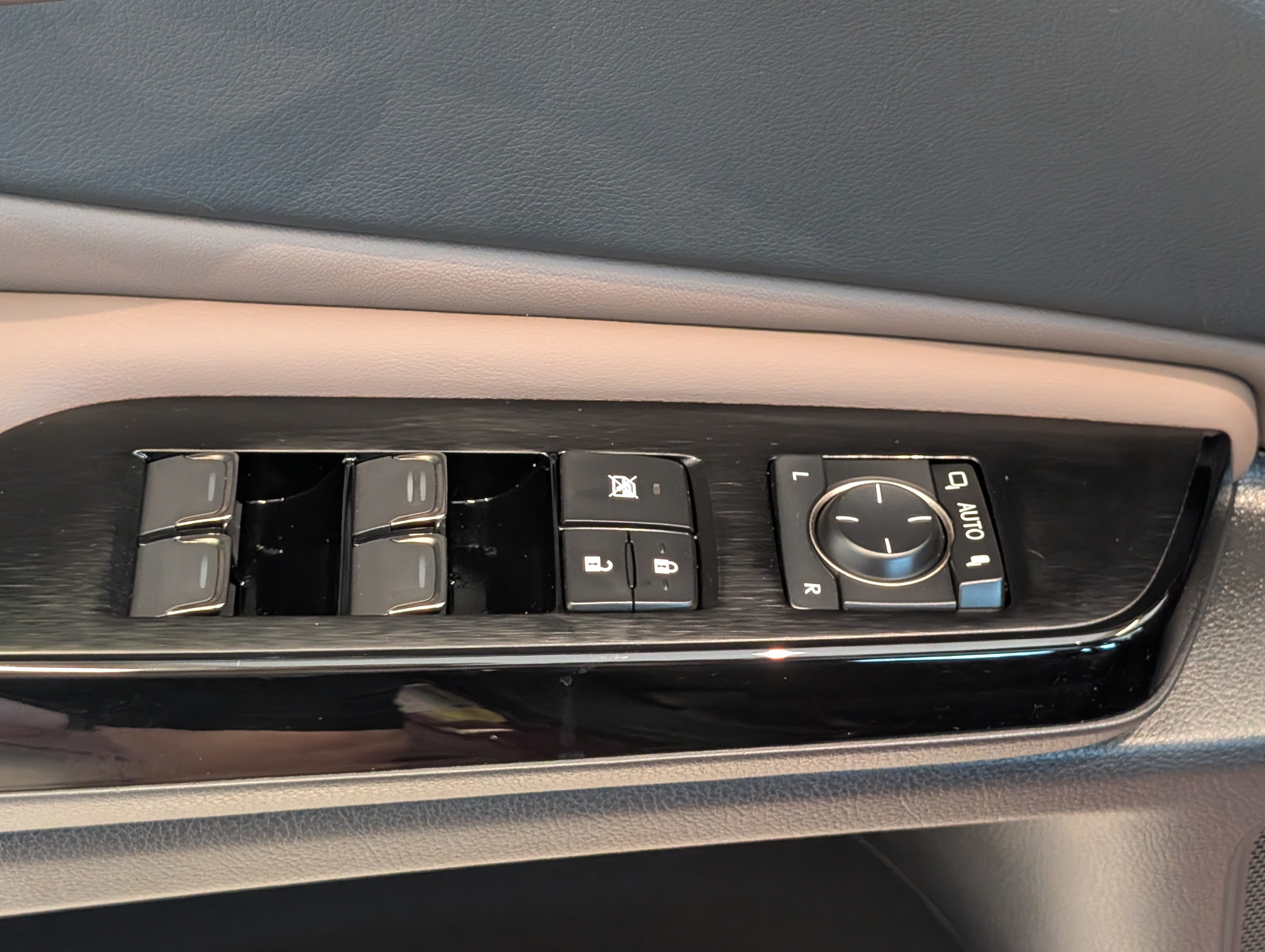 Certified 2025 Lexus ES 350 w/ Premium Package FWD image 20