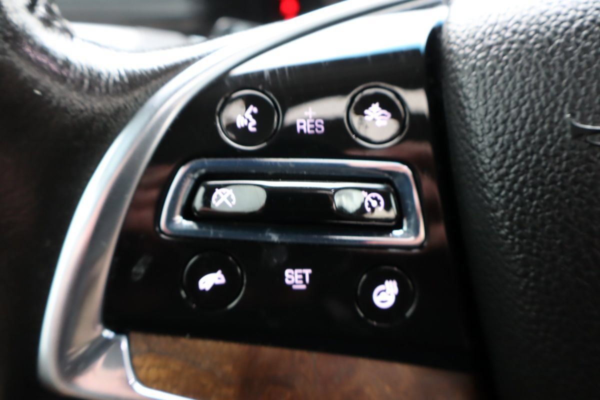 Used 2016 Cadillac Escalade Premium AWD/4WD image 32