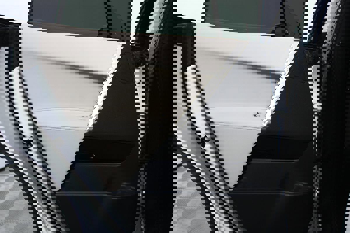 Used 2023 BMW iX xDrive50 w/ Sport Package image 40