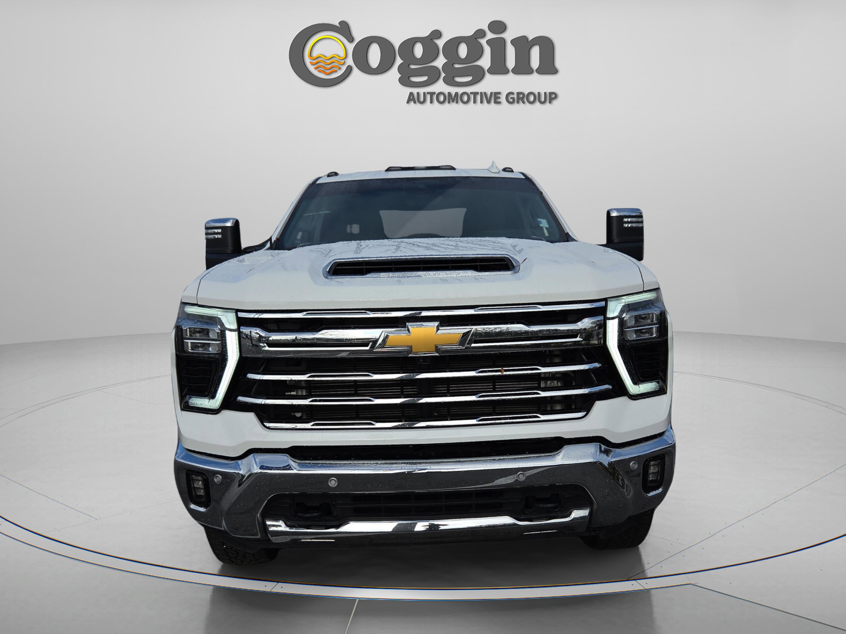 Used 2025 Chevrolet Silverado 2500 LTZ w/ LTZ Premium Package image 9