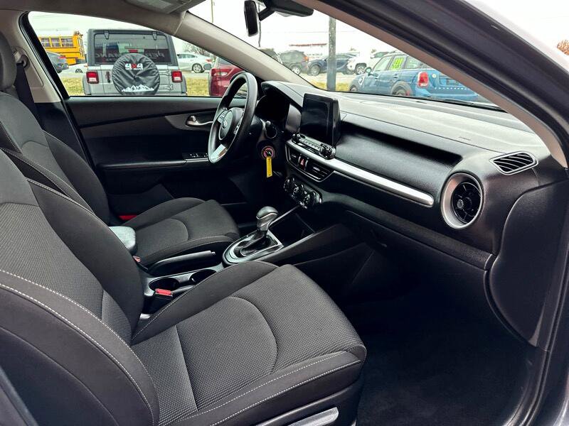 Used 2020 Kia Forte LXS image 4