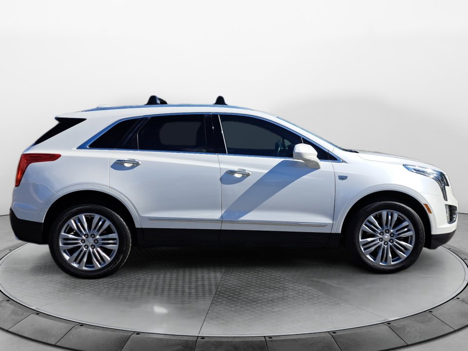 Used 2017 Cadillac XT5 Premium Luxury FWD image 8