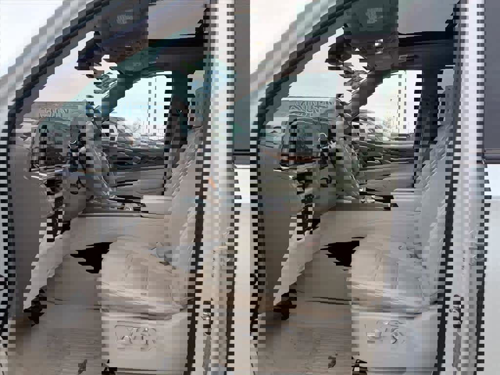 Used 2023 Cadillac Escalade Sport Platinum w/ LPO, ONYX Package image 18