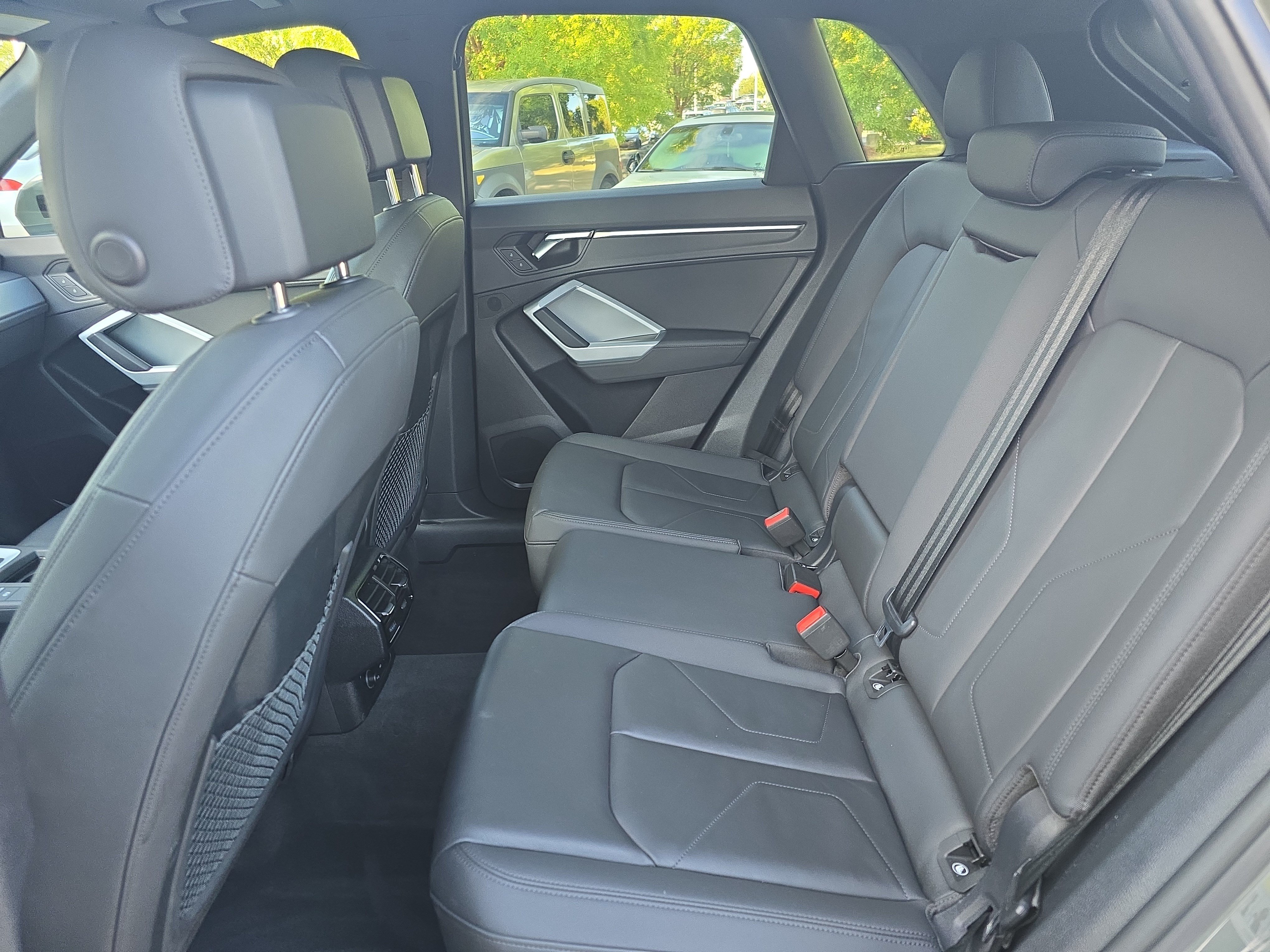 Used 2022 Audi Q3 2.0T Premium w/ Convenience Package AWD/4WD image 13