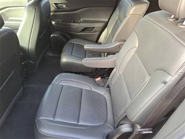 Used 2023 GMC Acadia SLT image 23