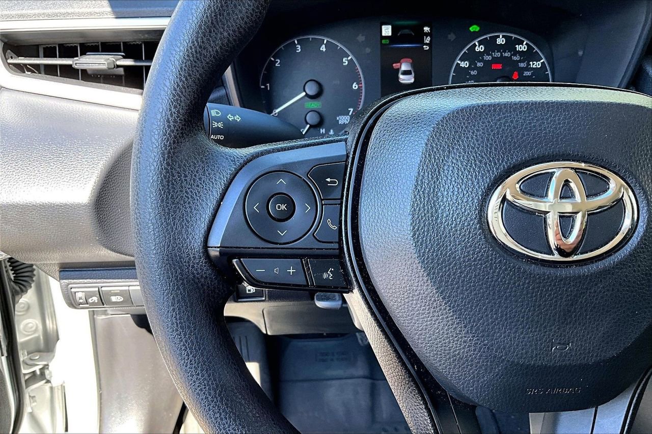Used 2025 Toyota Corolla LE image 10