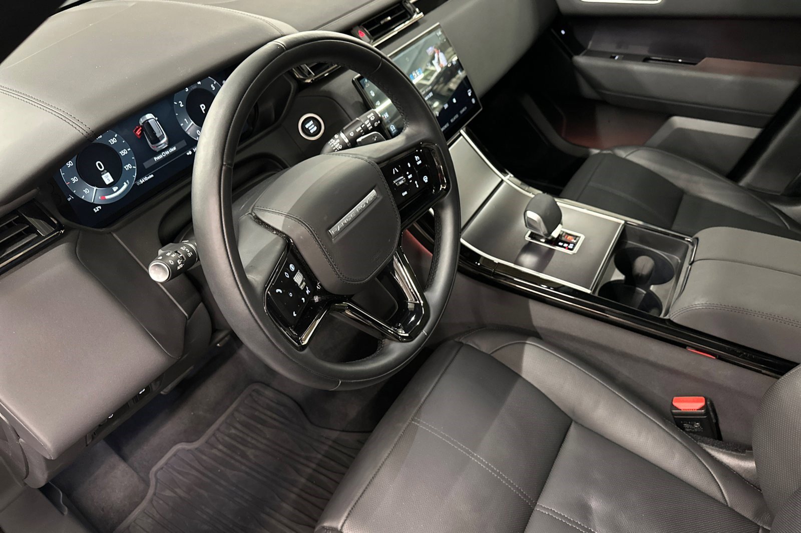 Used 2026 Land Rover Range Rover Velar Dynamic SE image 5