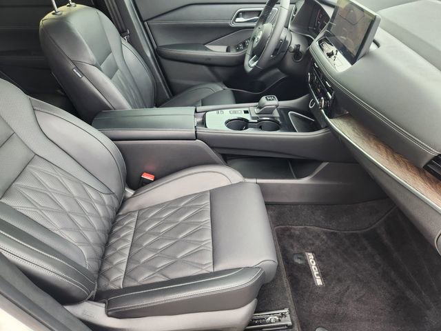 Used 2024 Nissan Rogue Platinum w/ Platinum Premium Package FWD image 11
