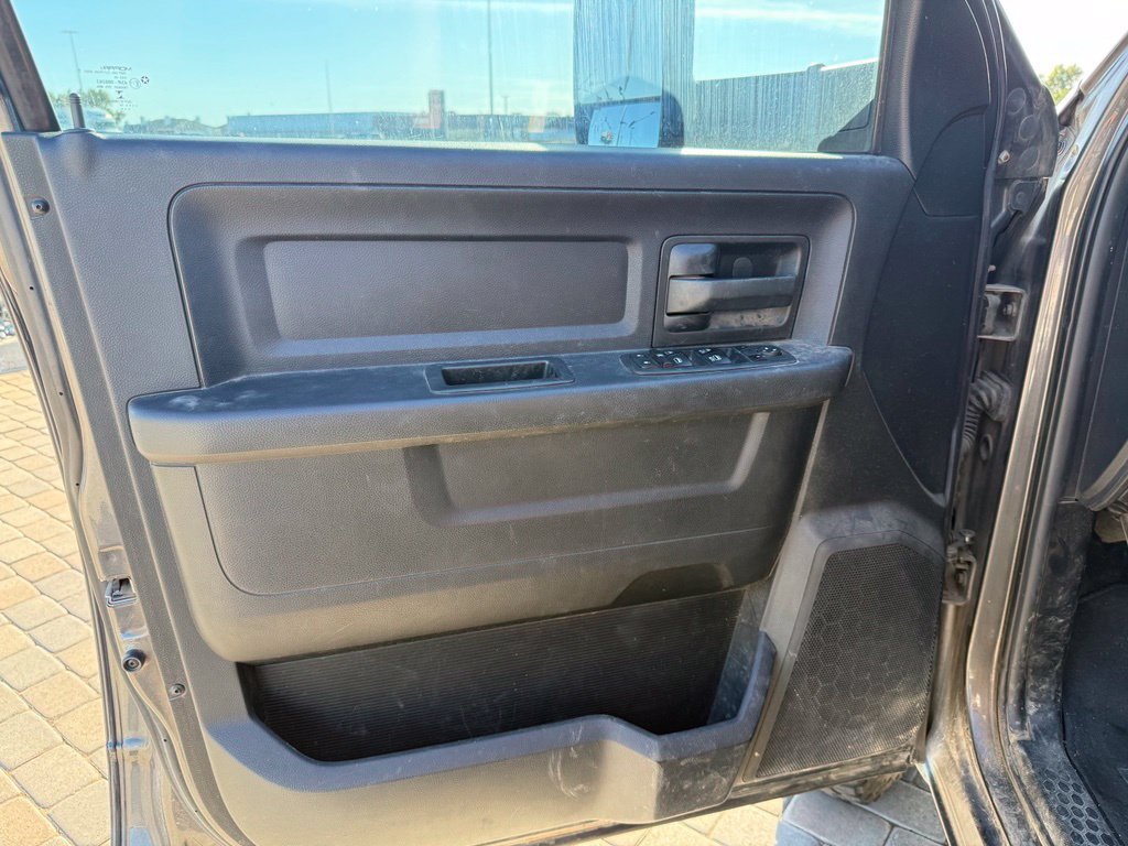Used 2014 RAM 2500 Tradesman w/ Chrome Appearance Group AWD/4WD image 10