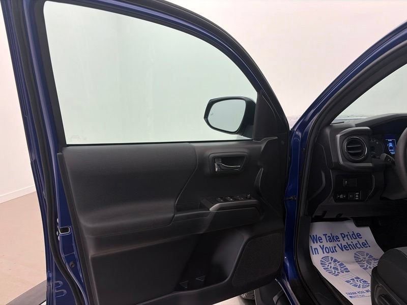 Used 2022 Toyota Tacoma TRD Off-Road w/ Technology Package AWD/4WD image 16