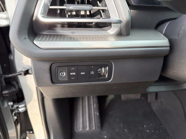 New 2027 Chevrolet Traverse LT w/ Midnight/Sport Edition AWD/4WD image 14