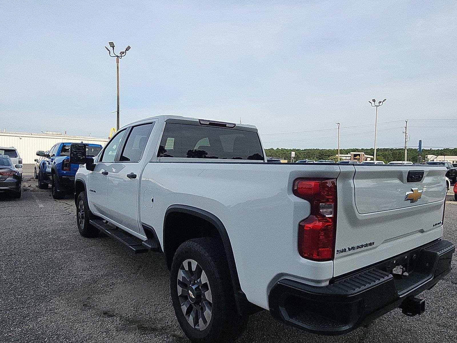 Used 2024 Chevrolet Silverado 2500 Custom w/ Custom Value Package AWD/4WD image 3