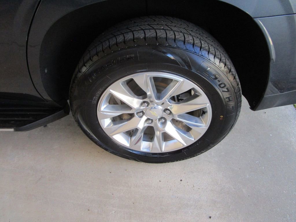 Used 2021 Chevrolet Tahoe Premier w/ Premium Package image 7