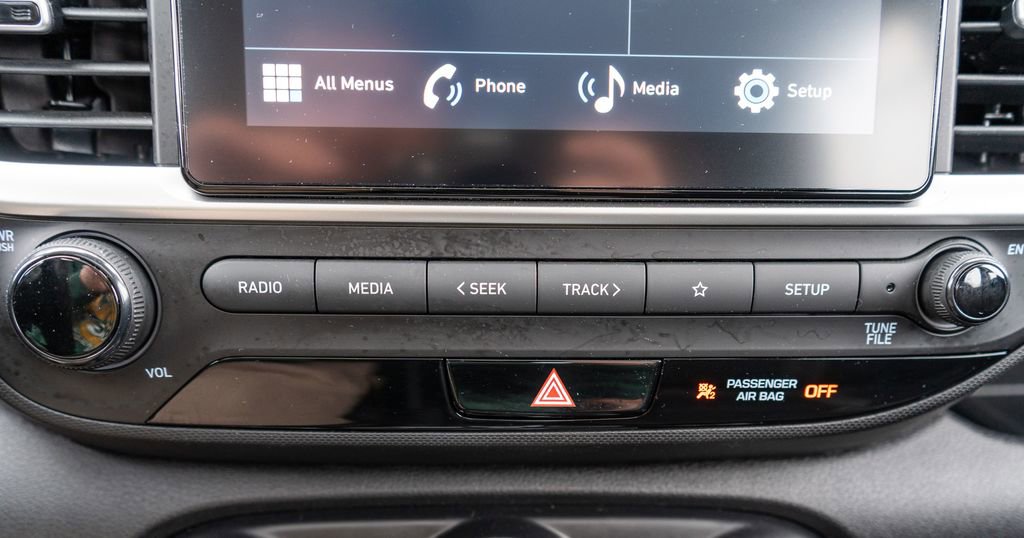 Certified 2023 Hyundai Venue SEL image 29