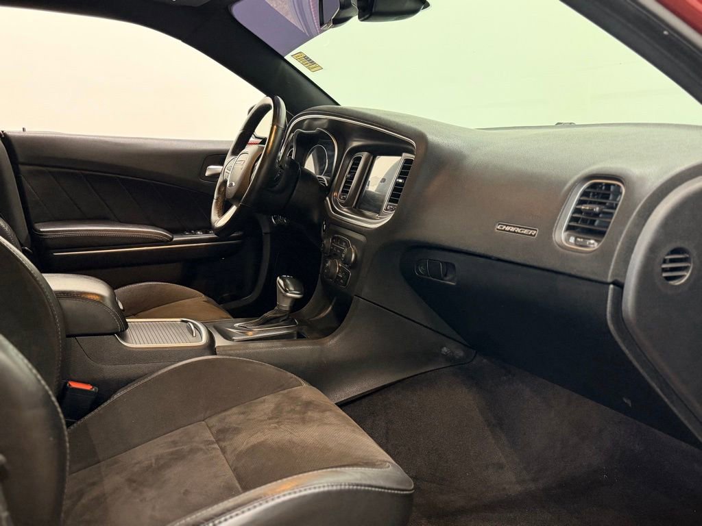 Used 2018 Dodge Charger R/T w/ Plus Group RWD image 17