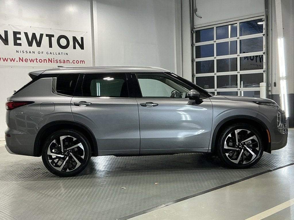 Used 2022 Mitsubishi Outlander SEL image 45