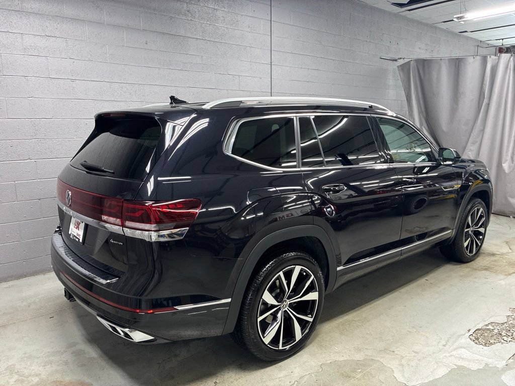 Used 2025 Volkswagen Atlas SEL Premium R-Line AWD/4WD image 2