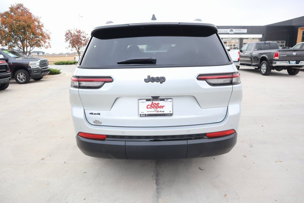 New 2025 Jeep Grand Cherokee L Altitude image 23
