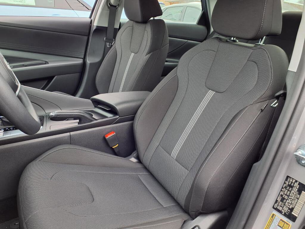 New 2026 Hyundai Elantra SE image 5