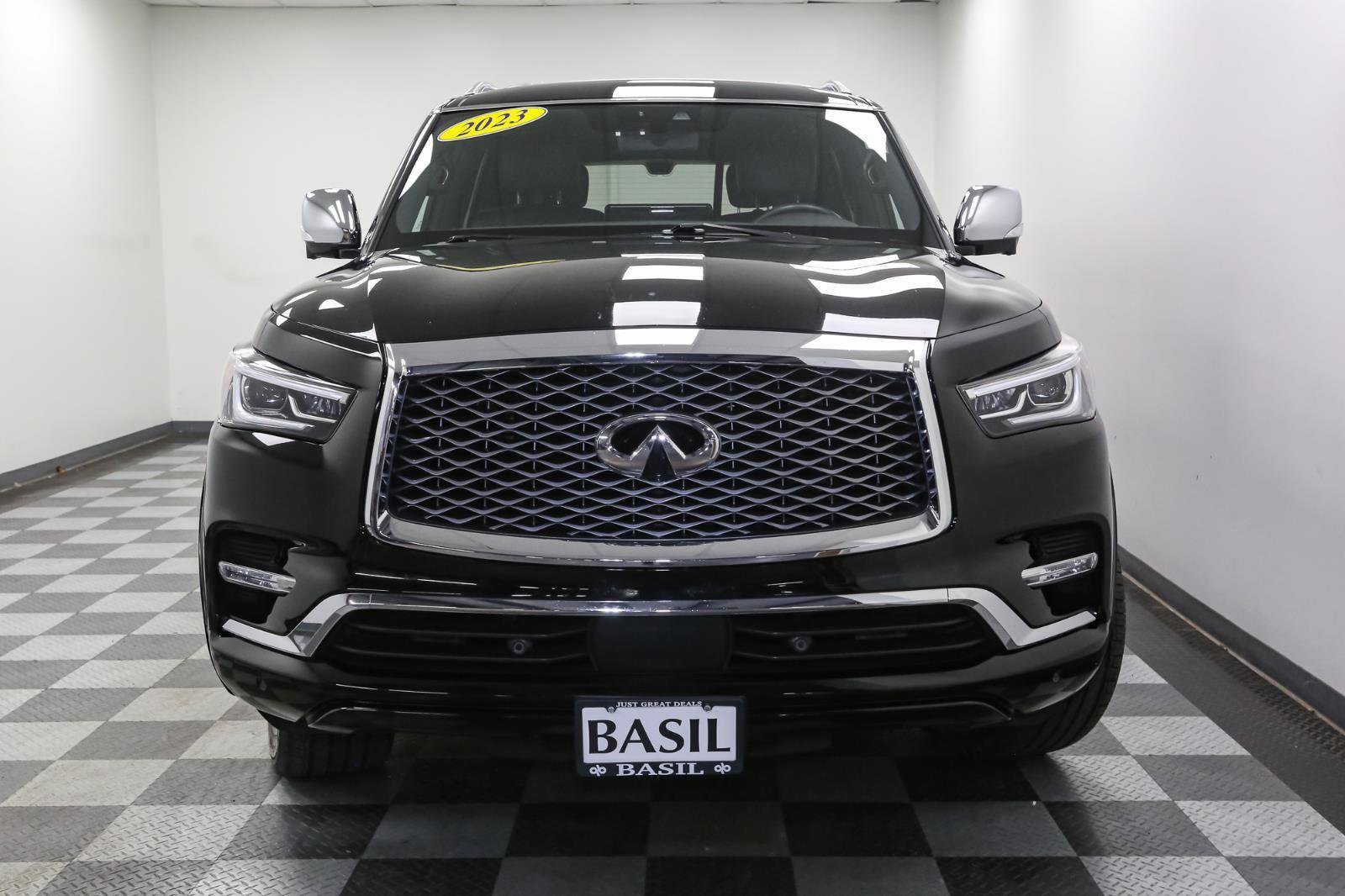 Used 2023 INFINITI QX80 Sensory w/ Cargo Package image 3