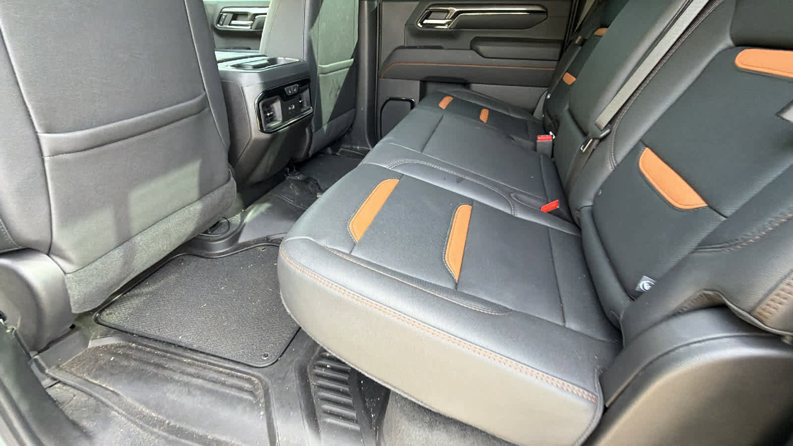 Used 2024 GMC Sierra 2500 AT4 w/ AT4 Premium Plus Package image 17