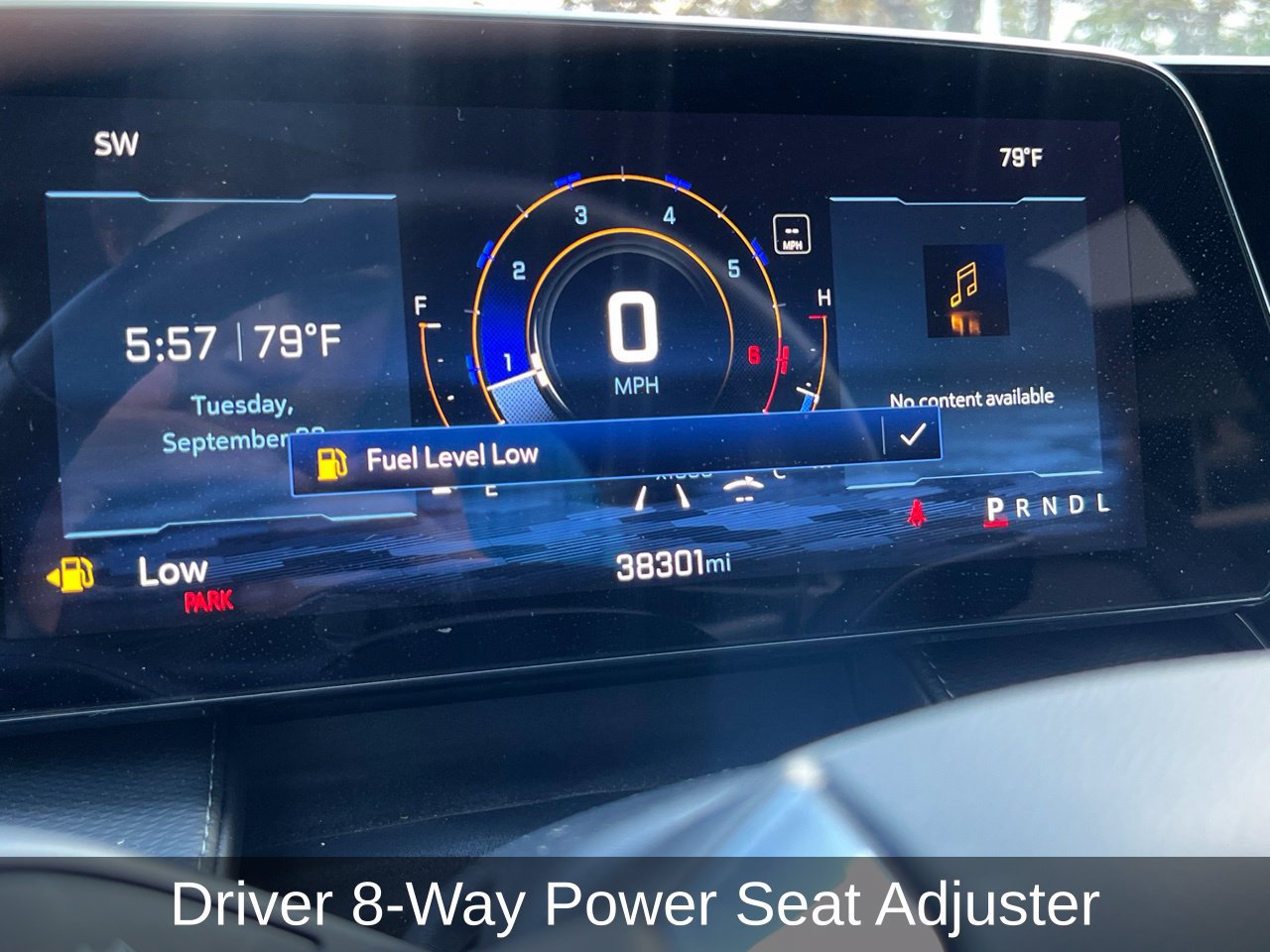 Used 2025 Chevrolet Equinox LT w/ Convenience Package II FWD image 16