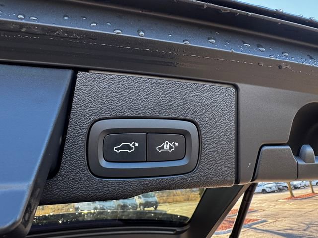 Used 2023 Volvo XC60 B5 Core image 19