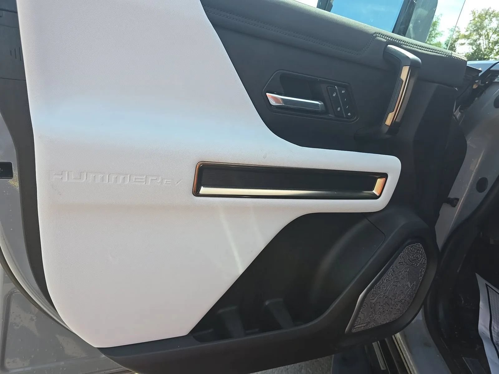 Used 2025 GMC Hummer EV 2X AWD/4WD image 7