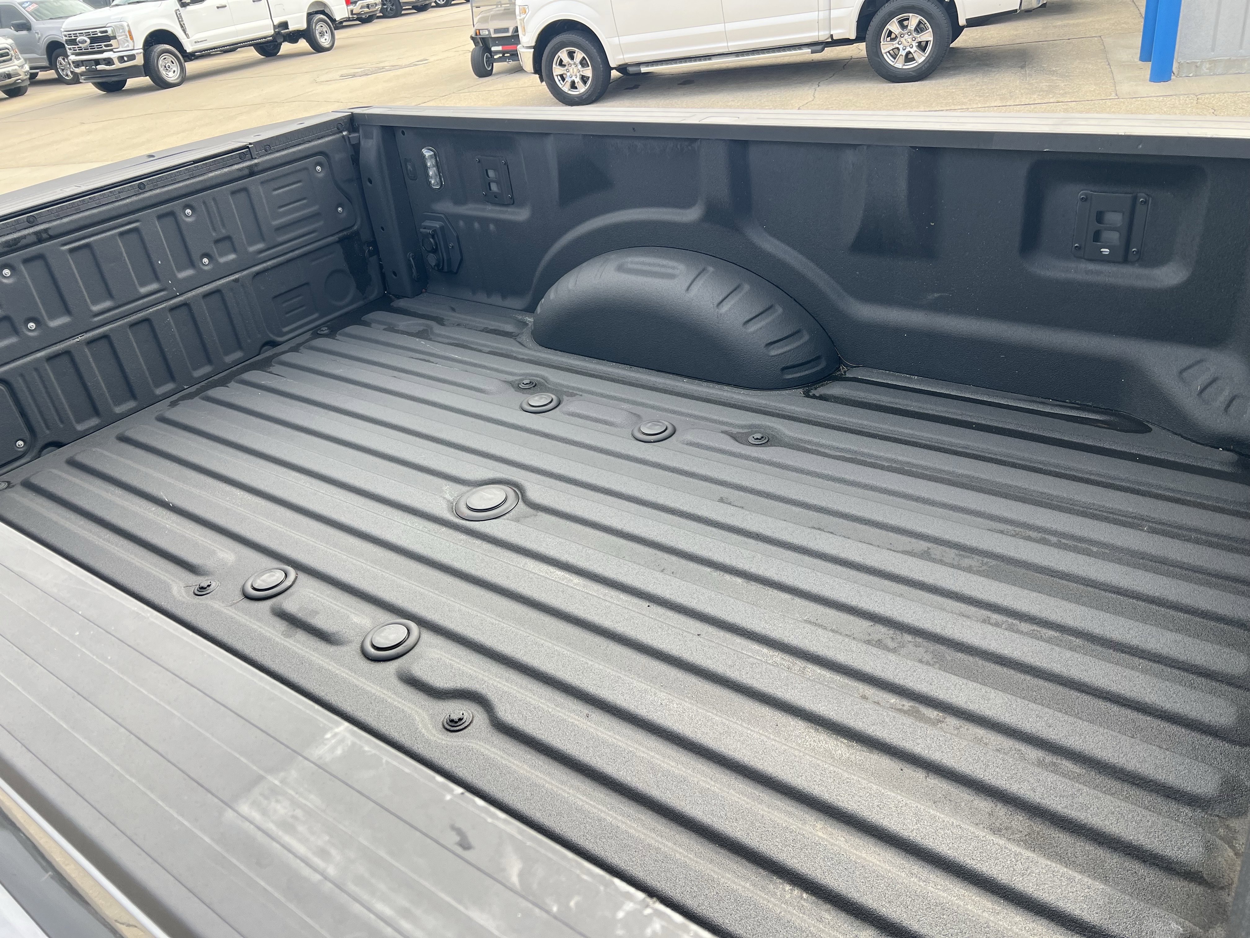 Used 2024 Ford F450 Platinum AWD/4WD image 7