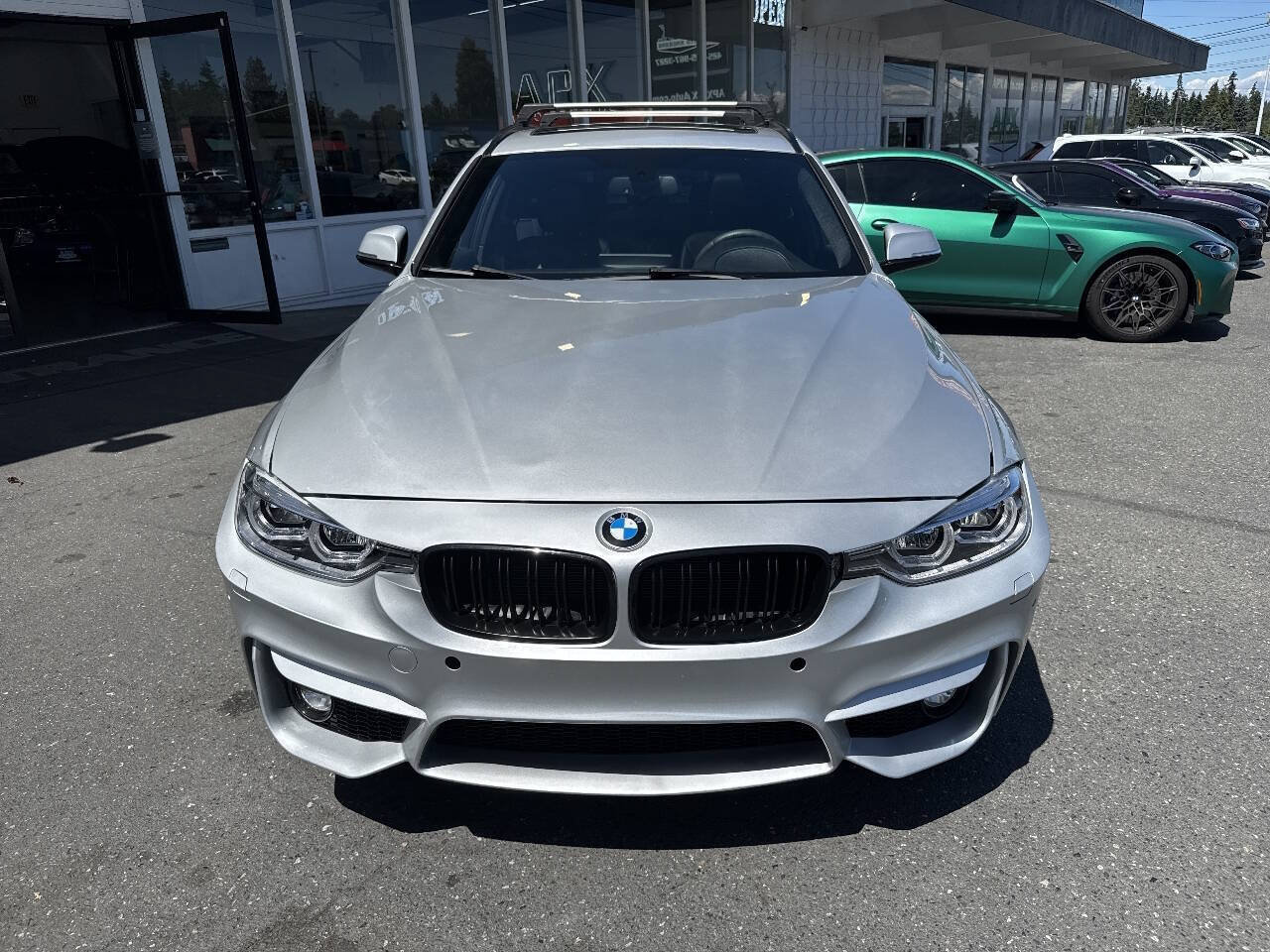 Used 2017 BMW 330i xDrive Wagon AWD/4WD image 11