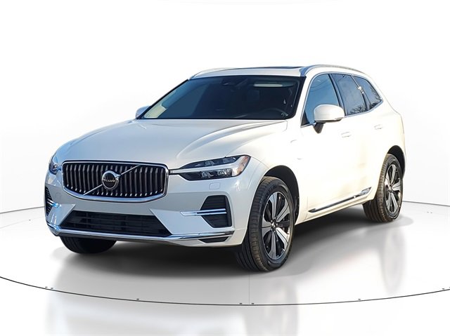 Used 2023 Volvo XC60 T8 Core w/ Climate Package image 2
