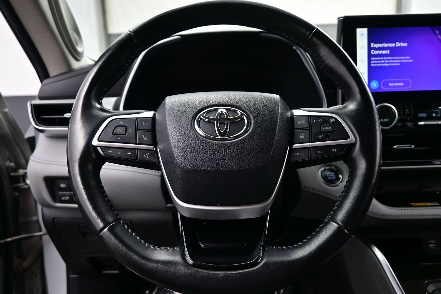 Used 2023 Toyota Highlander Platinum AWD/4WD image 25