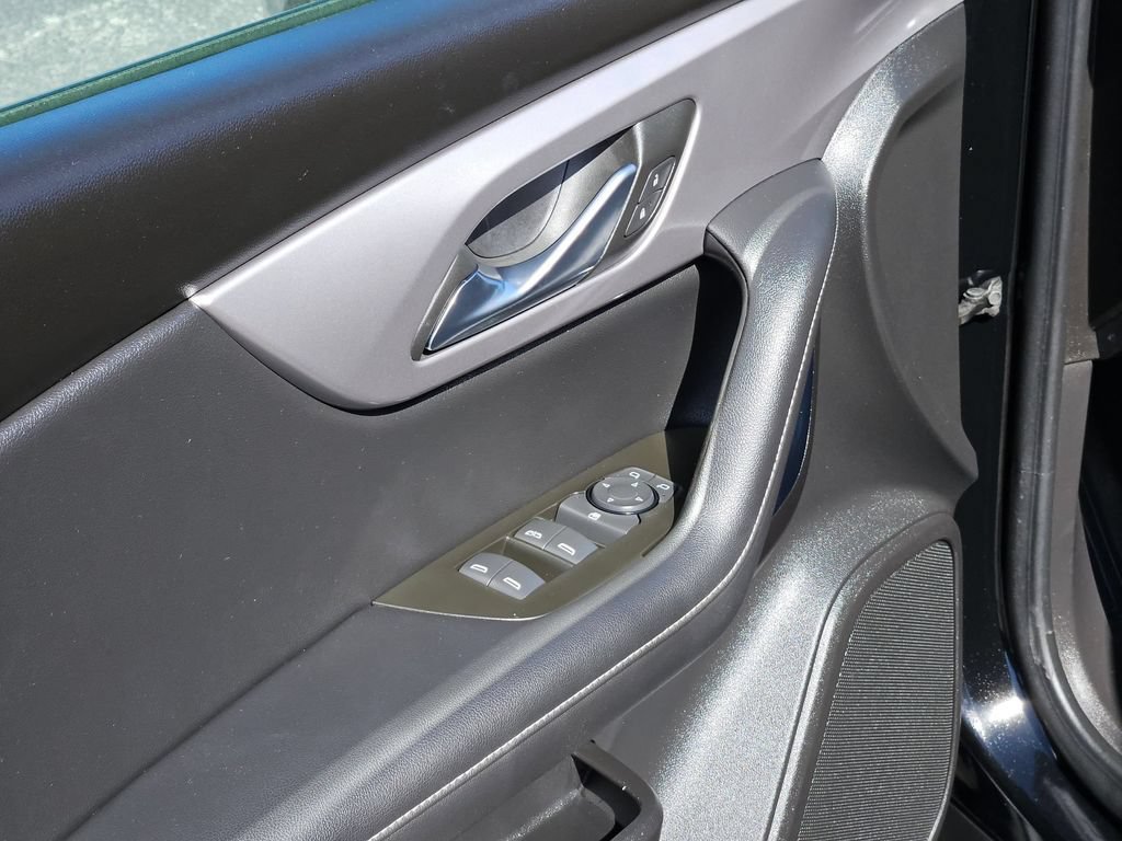 Used 2025 Chevrolet Blazer LT FWD image 15